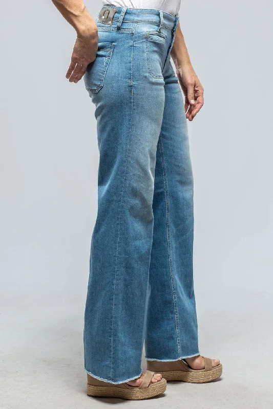 Tess Square Pocket Jean In Lt. Blue